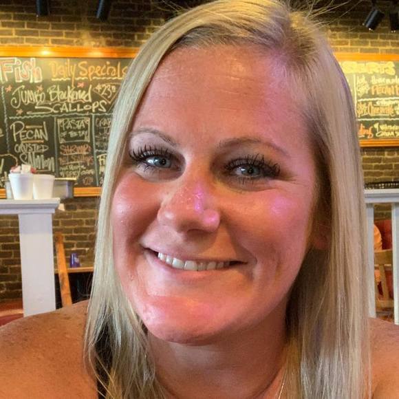 Meet your Posher, Jessica - Picture 1 of 1